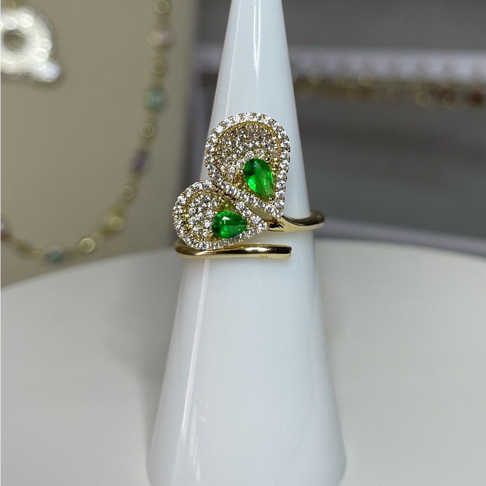 Size 6/7 Adjustable Green Flower Ring